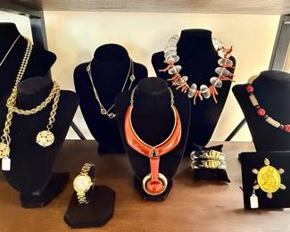 Love these vintage necklaces!