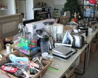 KITCHEN WARE, APPLIANCES