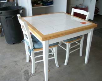 TABLE 2 CHAIRS