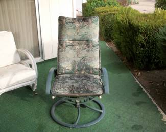 ROCKING LAWN CHAIR