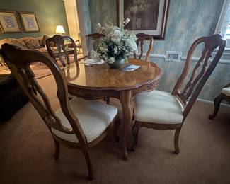 Drexel dining set with mirror, leaf and 6 chairs