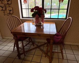 Walter of Wabash vintage oak expandable table with 3 chairs