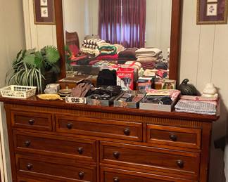 Bedroom Suite Dresser with Mirror