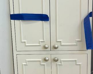 Pantry cabinet