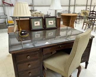 Large desk