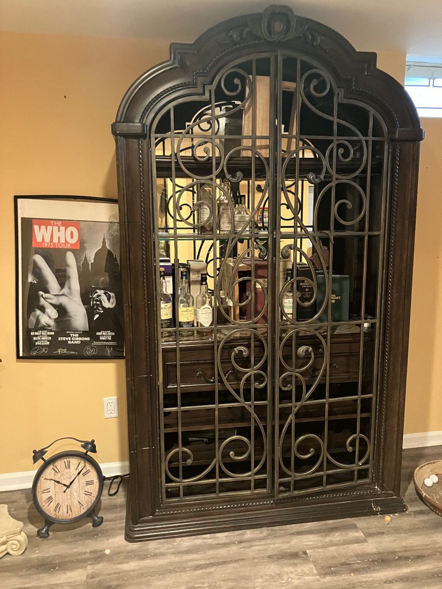 Wine/Liquor Cabinet