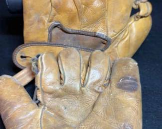 Spalding Unsigned Gloves