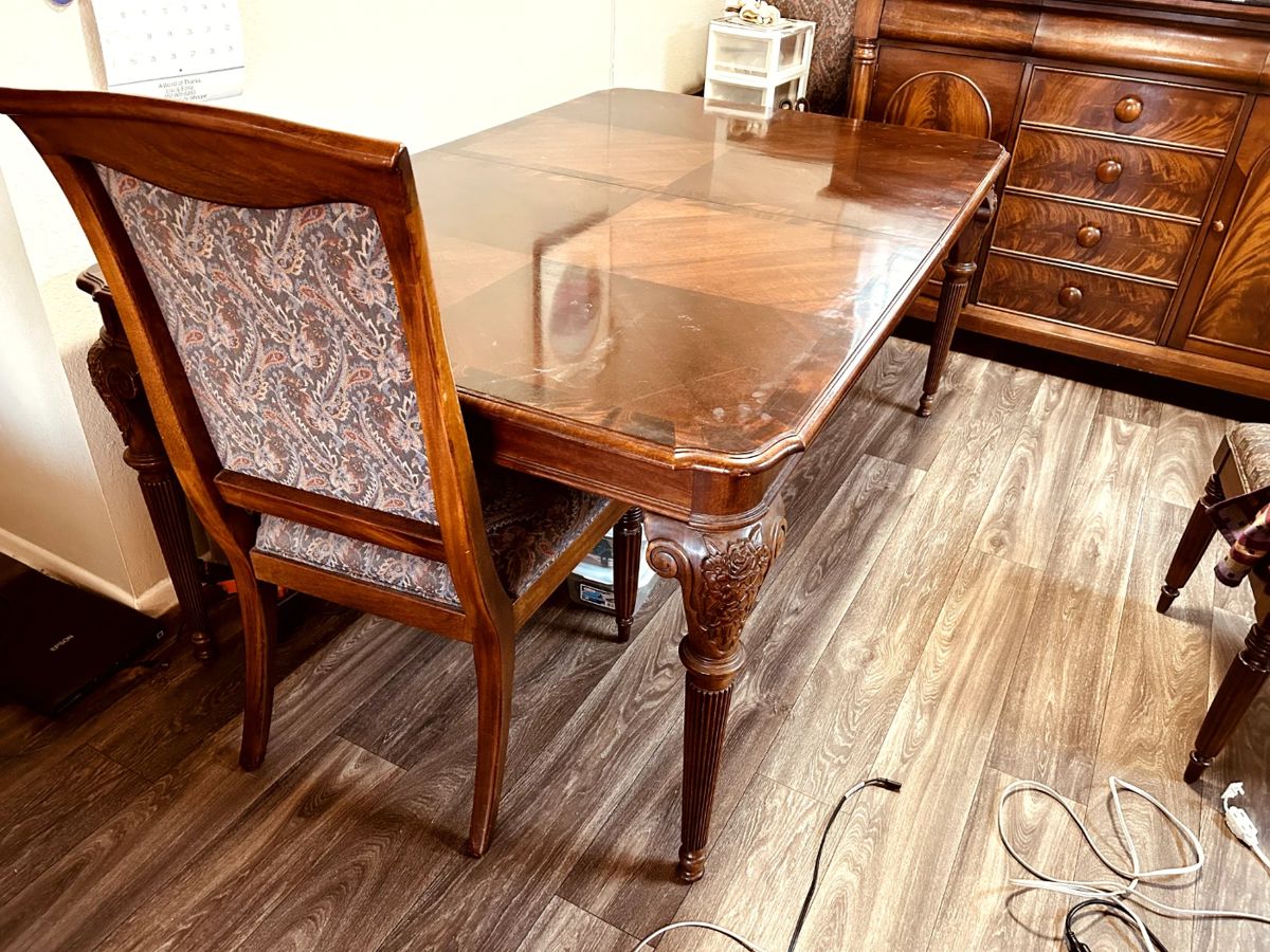 Beautiful mahoghany dining table with 3 chairs. Sold with chairs for free. Measures 70” long x 44 wide x 30” tall. Ordered direct from furniture manufacturer in North Carolina.