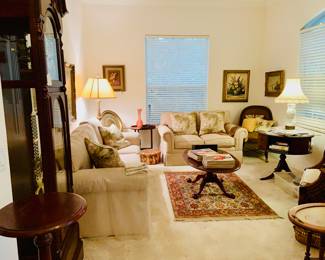 LIVING ROOM PIECES