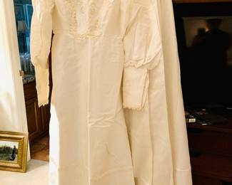ANTIQUE WEDDING DRESS IN GREAT SHAPE!