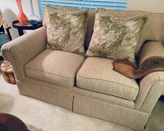 MATCHING SOFA & LOVE SEAT. QUALITY MADE.
