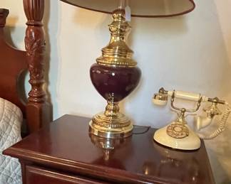 NIGHT STAND - Queen bedroom set - Cherry dresser, 4 Post bed, 2 night stands, Mattress included 