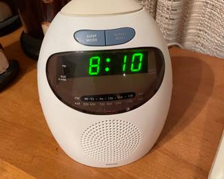 Vintage clock radio