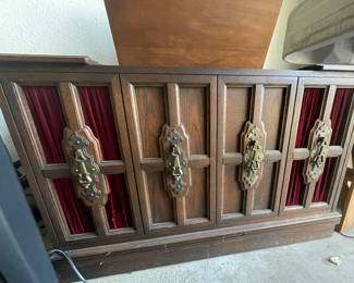 Vintage Montgomery Ward Stereo cabinet 