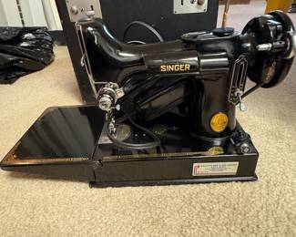 Vintage 1948 Singer 221 pin sewing machine
