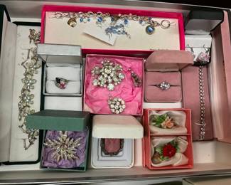 COLLECTION COSTUME JEWELRY