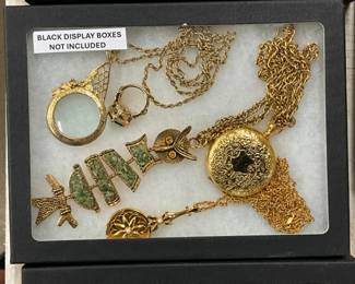 NECKLACES/RINGS