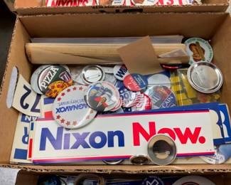 COLLECTION POLITICAL BUTTONS