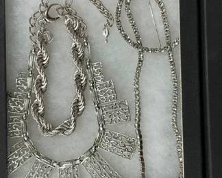 COSTUME JEWELRY NECKLACES/BRACELETS