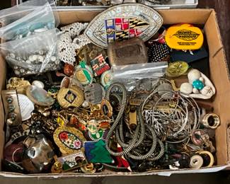 COLLECTION COSTUME JEWELRY