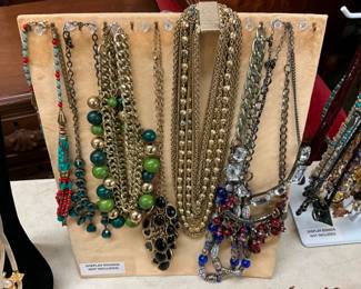 COSTUME JEWELRY - NECKLACES