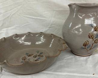 JUGTOWN OPTTERY PITCHER, PIE PLATE