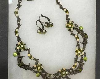 COSTUME JEWELRY - MATCHING SET