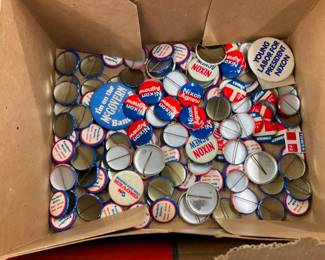 COLLECTION POLITICAL BUTTONS