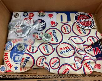 COLLECTION POLITICAL BUTTONS
