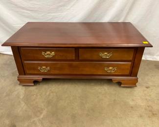 CEDAR LINED BLANKET CHEST