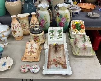 SEVERAL PIECES VINTAGE CHINA WARE
