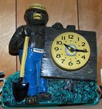 VINTAGE SMOKEY BEAR CLOCK