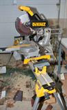 DeWALT 12" COMPOUND MITER SAW ON STAND