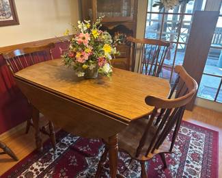 Kling Dining Room Table with 2 Leaves and 8 Chairs; Sides Drop Down