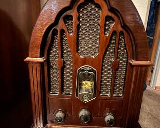 GE Radio with a Heritage GE7-4100J