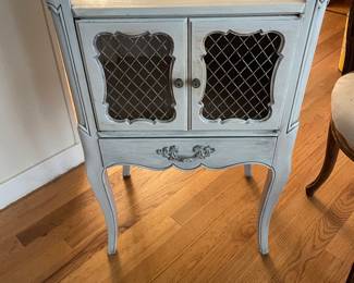 AUCTION ITEM: https://www.estatesales.net/CA/Roseville/95678/marketplace/73990