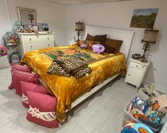 Bedding & Pillows