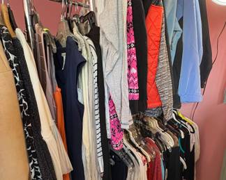 SPORTSWEAR
