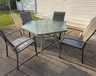 OUTDOOR DINING SET