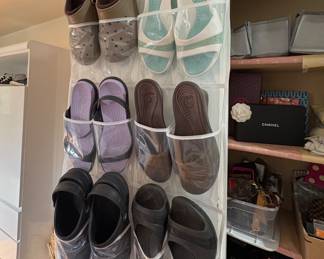 LADIES CROCS