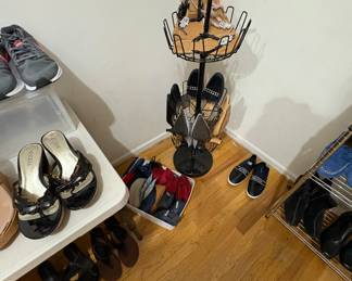 SHOE RACK