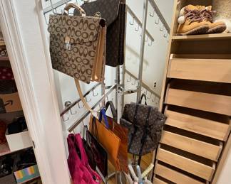HANDBAG RACK