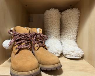 LADIES BOOTS