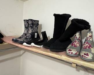 LADIES BOOTS