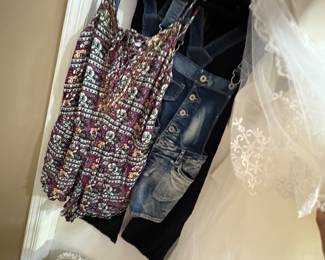 GIRLS CLOTHING & DRESSES
