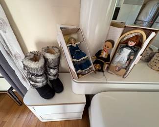 PORCELAIN DOLLS