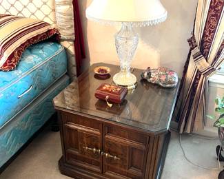 Nightstand - Crystal Lamp - Decor 