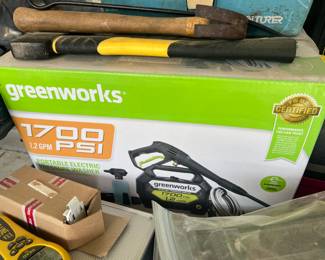 Portable electric pressure washer