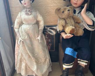 Madame Dorsey Doll and her collection book 