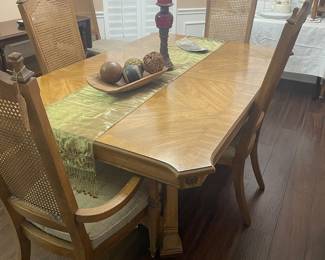 ANOTHER LOOK AT THIS DINING TABLE